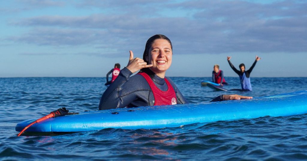 - Escuela de Surf Sopelana