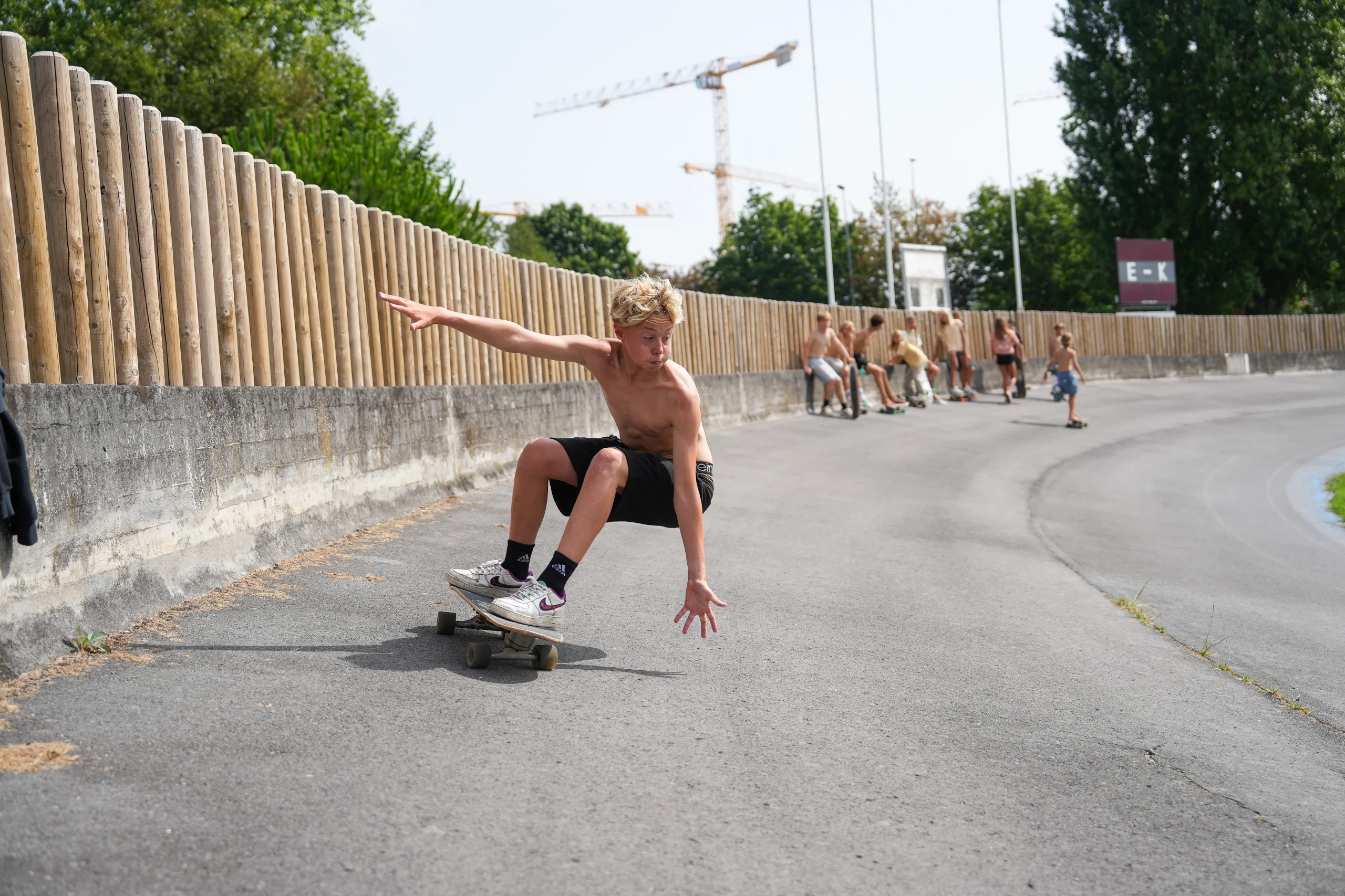 - Escuela de Surf Sopelana